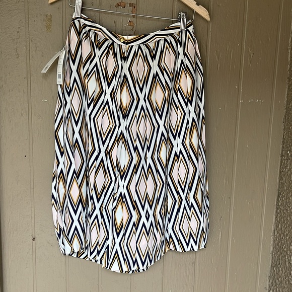 Tory Burch  Faye Culotte in solitaire diamond - Picture 3 of 10